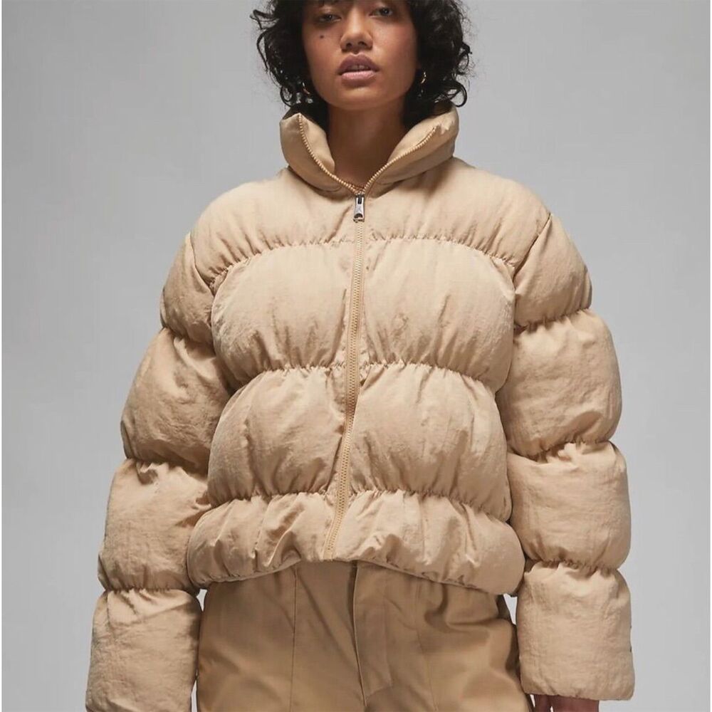 Jordan Women's Beige Puffer Jacket Size M Winter Casual Short Length